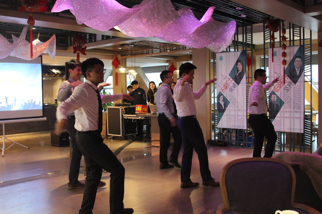 1548730562650076.jpg D-工(gōng)作(zuò)公司網站(zhàn)建設新聞資訊微(wēi)至動态公司年(nián)會(huì)20190125%5CIMG_4793_gaitubao_com_641x427.JPG